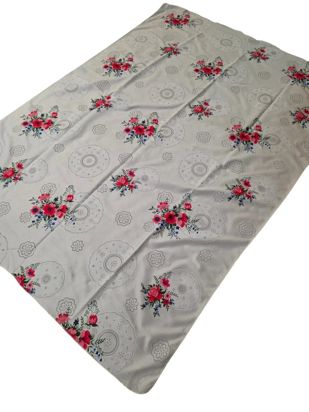 N/A vintage tablecloth